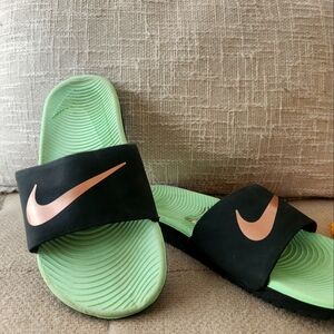 Youth Nike Slides 4Y